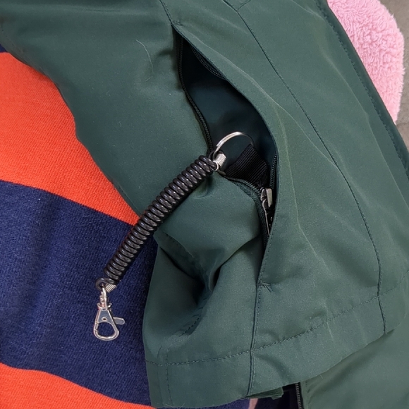 Dark Green High Collar Sleeveless Vest - Picture 8 of 8